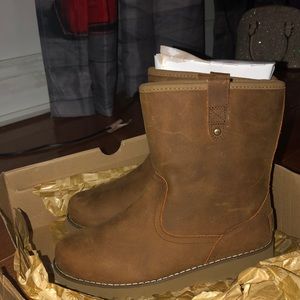 K Redwood UGG Little Kids size 3